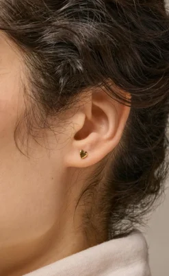 ENAMEL Copenhagen Øreringe - Studs Heart - Gold Colour