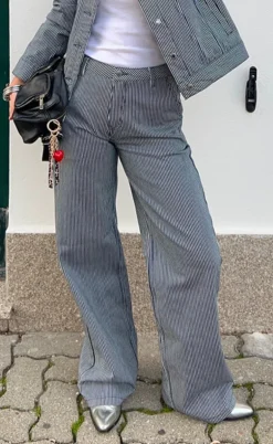 Freequent Bukser - Melly - Off-white w. Navy Blazer