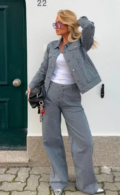 Freequent Jakke - Melly - Off-white w. Navy Blazer