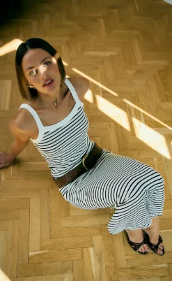 Freequent Top - Zia - Brilliant White w. Navy Blazer