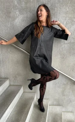 Gossia Kjole - Tea - Black