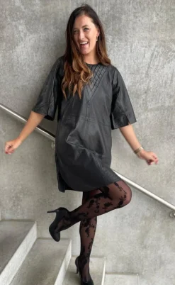 Gossia Kjole - Tea - Black