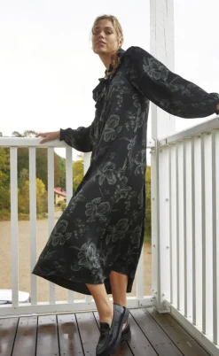 Love & Divine Kjole - Love1194-2 - Black/Green Flower