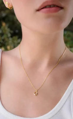 Maanesten Halskæde - O Alphabet - Gold Colour