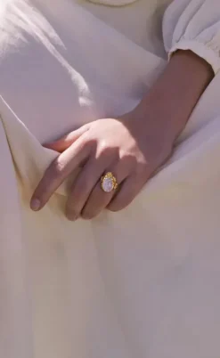 Maanesten Ring - Gudinde - Gold Colour