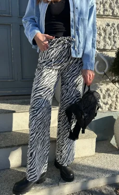 Moves Jeans - Adanna Zebra - Black