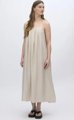 Moves Kjole - Malia - Castle Wall