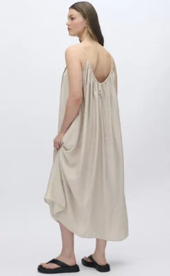 Moves Kjole - Malia - Castle Wall