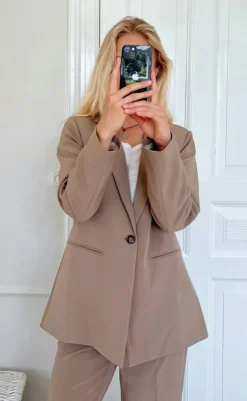 Neo Noir Blazer - Avery Suit - Dusty Brown