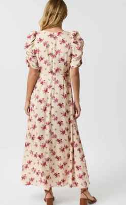 Neo Noir Kjole - Benuti Amazing - Light Pink