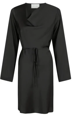 Neo Noir Kjole - Vega - Black