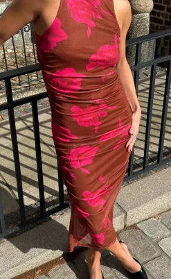 Noella Kjole - Leanna - Cassie Brown Print