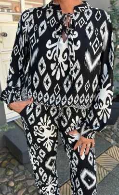 Say INA Copenhagen Bluse - Tora - Black/White Paisley