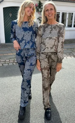 Say INA Copenhagen Bluse - Chili - Dark Brown Flower