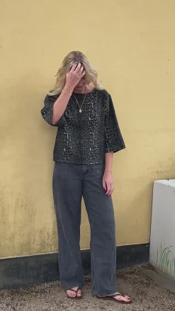 Say INA Copenhagen Bluse - Lara - Grey Leopard