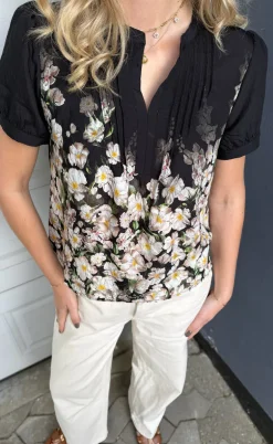 Say INA Copenhagen Bluse - Nina - Black W. Flowers