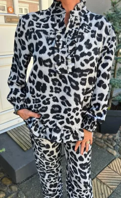 Say INA Copenhagen Bluse - Pia - Grey Leopard