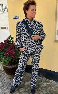 Say INA Copenhagen Bluse - Pia - Grey Leopard