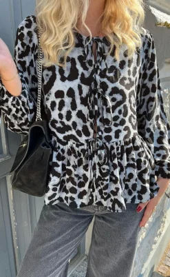 Say INA Copenhagen Bluse - Poplin - Grey Leopard