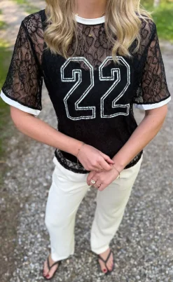 Say INA Copenhagen Bluse - Susanna Football - Black Lace (vendbar)