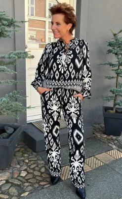 Say INA Copenhagen Bukser - Tora - Black/White Paisley