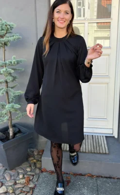 Say INA Copenhagen Kjole - Hazel - Black