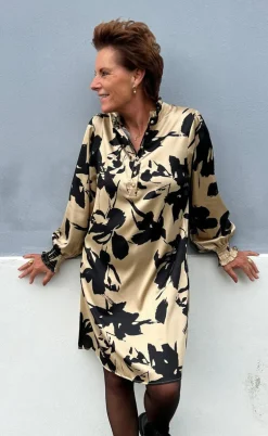 Say INA Copenhagen Kjole - Augusta - Camel / Black Flower