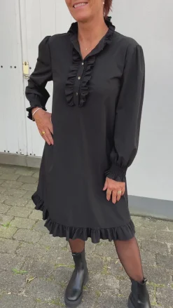 Say INA Copenhagen Kjole - Pia - Black W. Gold Buttons