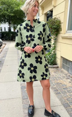 Say INA Copenhagen Kjole - Augusta - Dusty Green/Black Flower