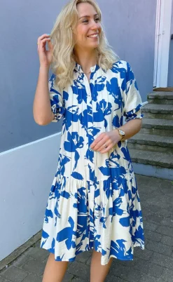 Say INA Copenhagen Kjole - Anja - White / Blue Flower