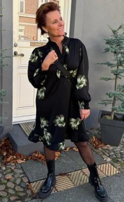 Say INA Copenhagen Kjole - Pia - Black W. Green Flower