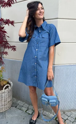 Say INA Copenhagen Kjole - Sif - Denim Blue Pinstripe