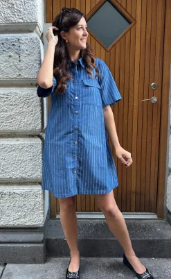 Say INA Copenhagen Kjole - Sif - Denim Blue Pinstripe
