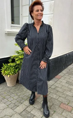 Say INA Copenhagen Kjole - Tiki - Black W. White Stripes