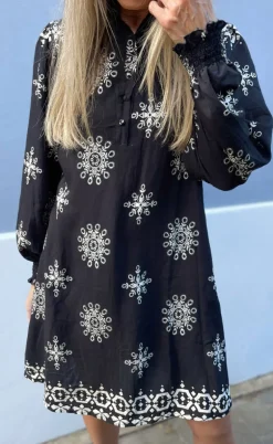 Say INA Copenhagen Kjole - Augusta - Black W. White