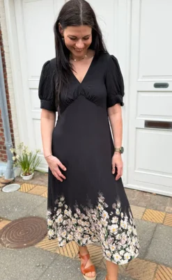 Say INA Copenhagen Kjole - Mirabelle - Black W. Flowers