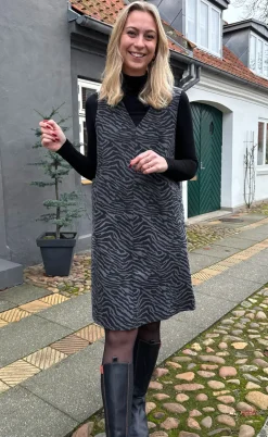 Say INA Copenhagen Kjole - Ania Spencer - Zebra