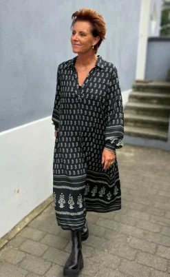 Say INA Copenhagen Kjole - Camma - Black W. Print