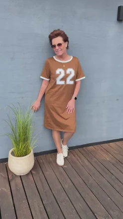 Say INA Copenhagen Kjole - Alva Football - Mocca W. Off White