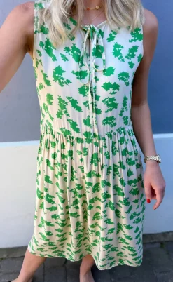 Say INA Copenhagen Kjole - Heidi - White/Green Flowers