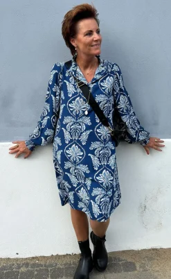 Say INA Copenhagen Kjole - Augusta - Navy Blue Paisley