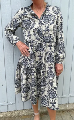 Say INA Copenhagen Kjole - Maiken - Creme / Blue Paisley