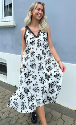 Say INA Copenhagen Kjole - Nellie - White / Black Roses