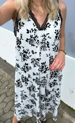 Say INA Copenhagen Kjole - Nellie - White / Black Roses