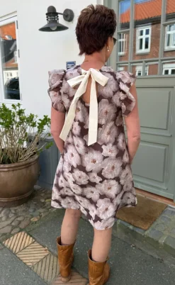 Say INA Copenhagen Kjole - Kati Bow - Brown Flower