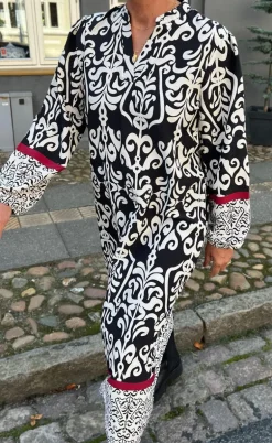 Say INA Copenhagen Kjole - Tia - Black W. White Print