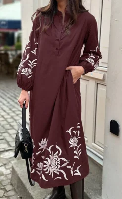 Say INA Copenhagen Kjole - Tilde Long - Burgundy Red W. Embroidery