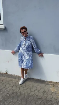 Say INA Copenhagen Kjole - Vanessa - White / Blue Paisley