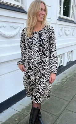 Say INA Copenhagen Kjole - Zanna - White / Black Leopard
