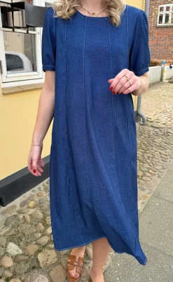 Say INA Copenhagen Kjole - Daniella Denim - Denim Blue W. White Stitches